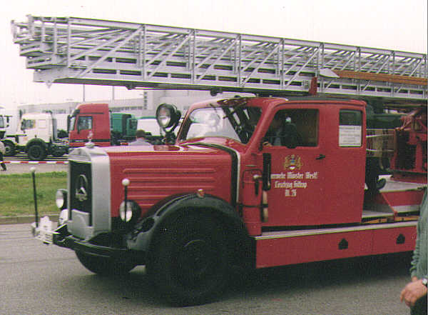 Feuerwehr_MB_Drehleiter_4.jpg, 42813 bytes, 02.06.01