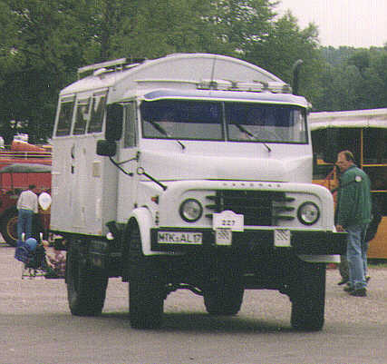 Hanomag_Mannschaft_11.jpg, 29061 bytes, 07.06.01