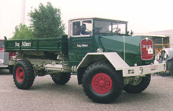 MAN_Militaer_01.jpg, 37334 bytes, 28.05.01