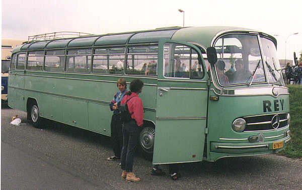 Mercedes_Bus_03.jpg, 35251 bytes, 29.05.01