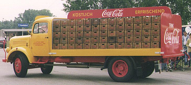 Mercedes_Spitz_Coca-Cola_2.jpg, 54848 bytes, 17.06.01