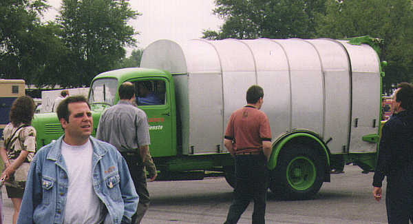 Mercedes_Spitz_Muell_1.jpg, 30391 bytes, 28.05.01