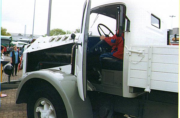 Mercedes_alt_22.jpg, 42659 bytes, 17.06.01