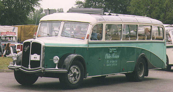 Saurer_Bus_01.jpg, 33501 bytes, 29.05.01